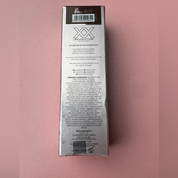 Glow Skin Fauxxation Luminous Foundation Shade 18.5 - Picture 4 of 6